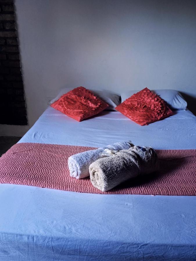 Garden Stone Hostel Пуерто Игуасу Екстериор снимка