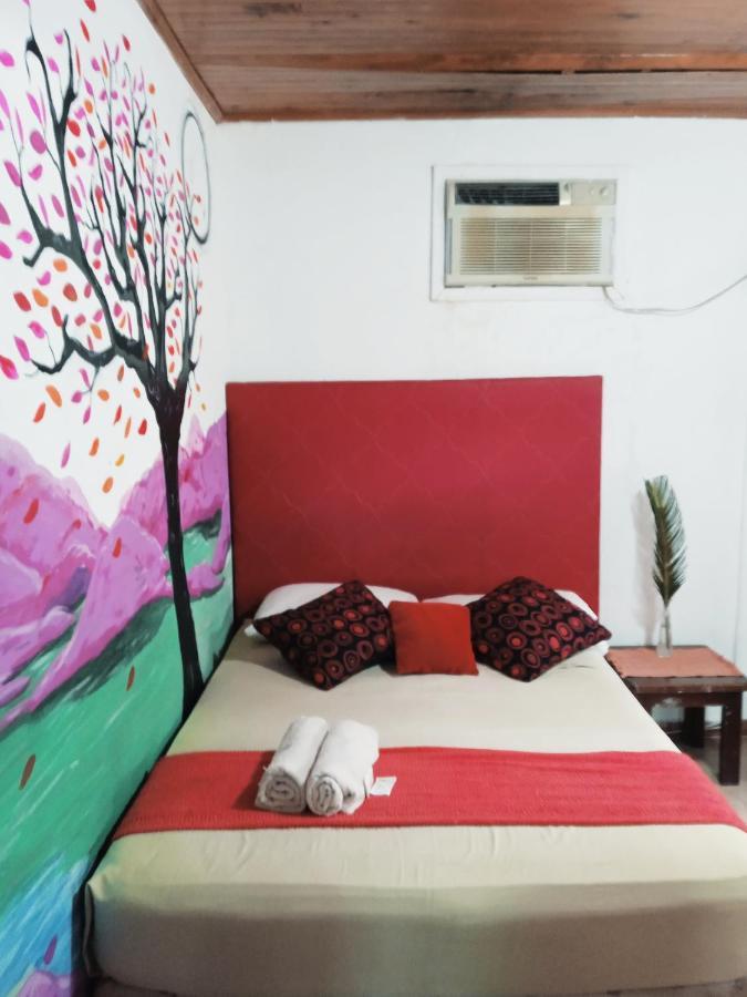 Garden Stone Hostel Пуерто Игуасу Екстериор снимка