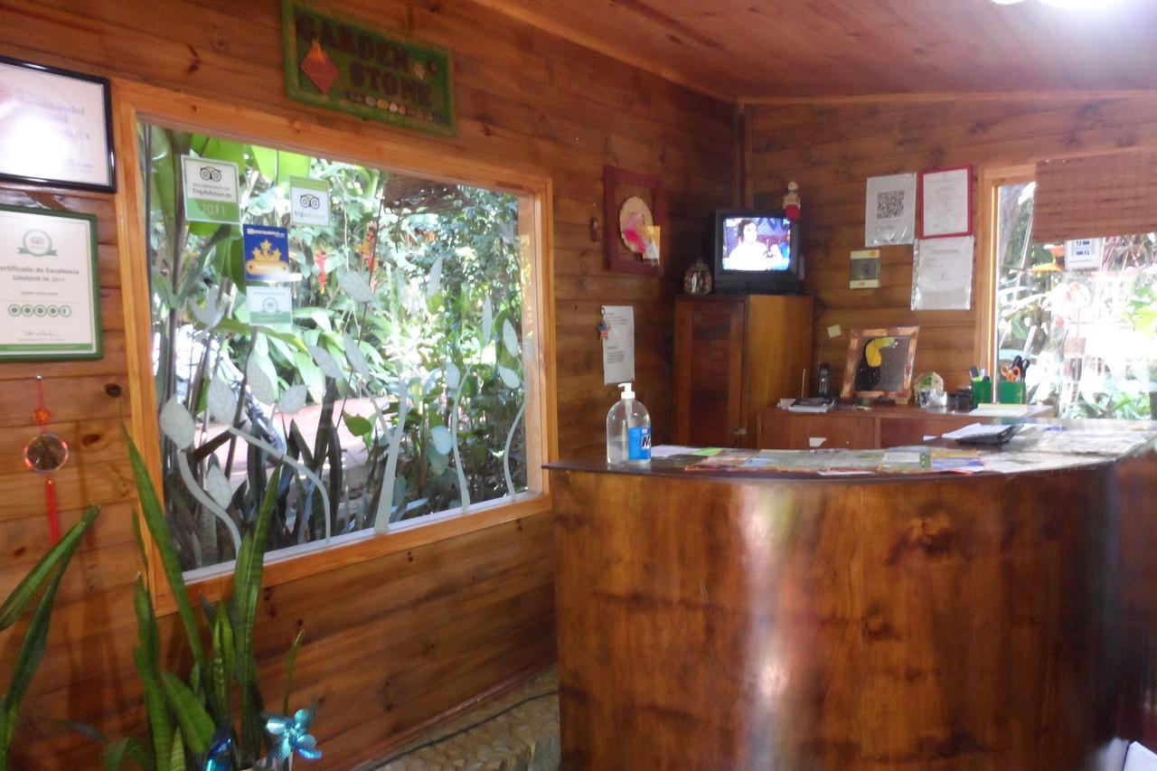Garden Stone Hostel Пуерто Игуасу Екстериор снимка