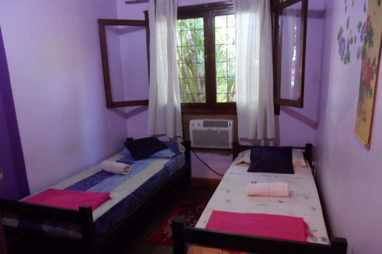 Garden Stone Hostel Пуерто Игуасу Екстериор снимка
