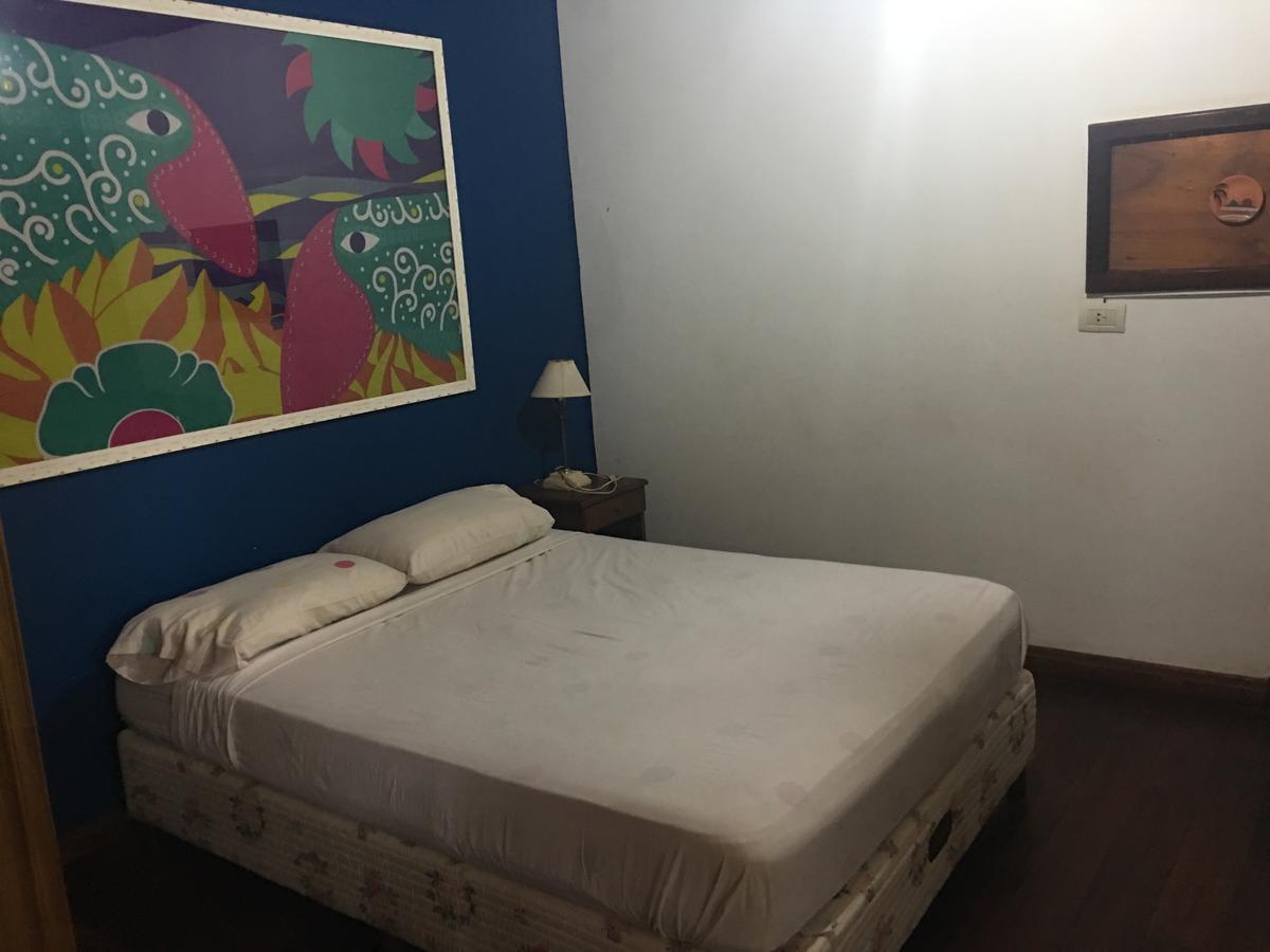Garden Stone Hostel Пуерто Игуасу Екстериор снимка