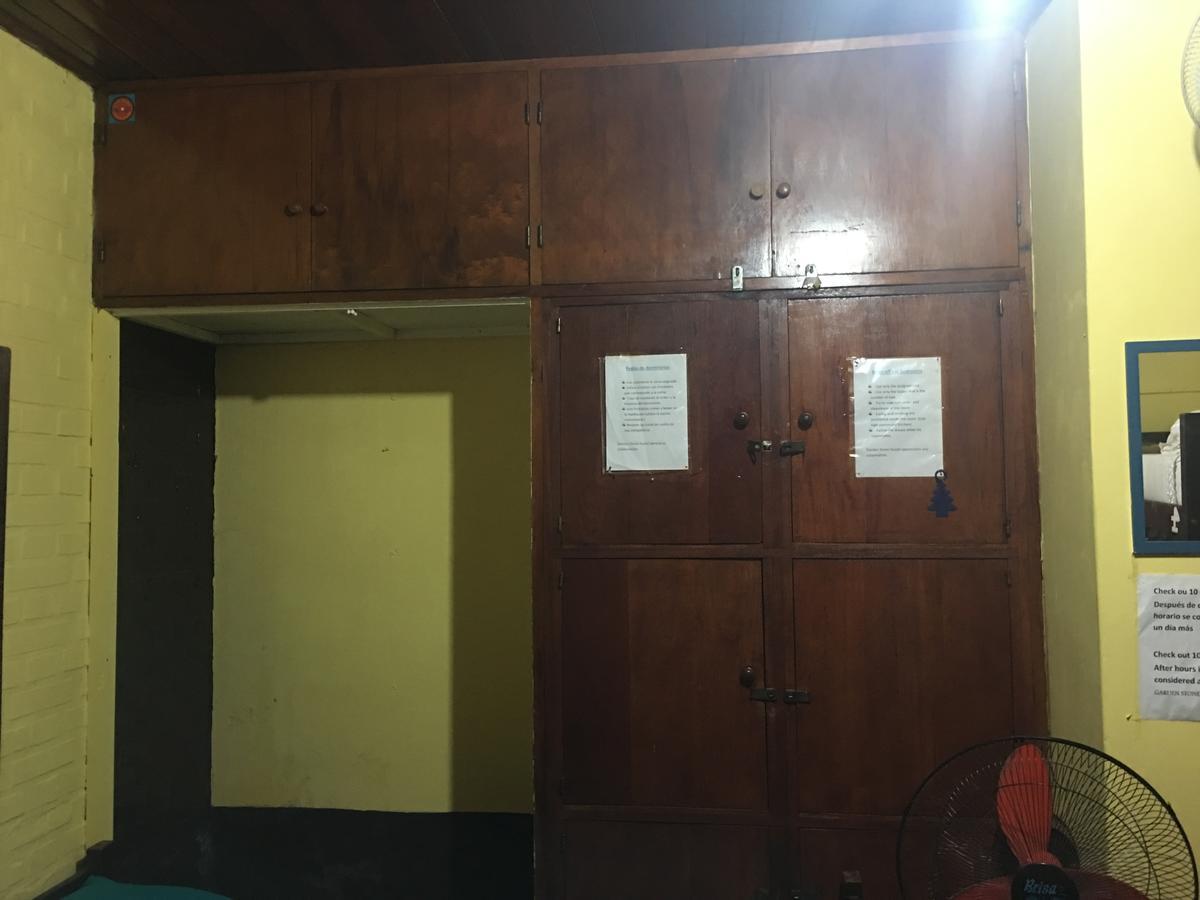 Garden Stone Hostel Пуерто Игуасу Екстериор снимка