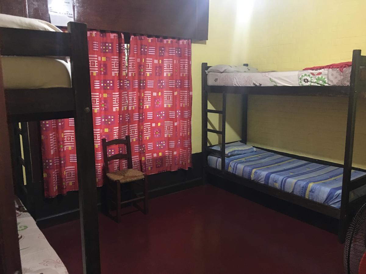 Garden Stone Hostel Пуерто Игуасу Екстериор снимка