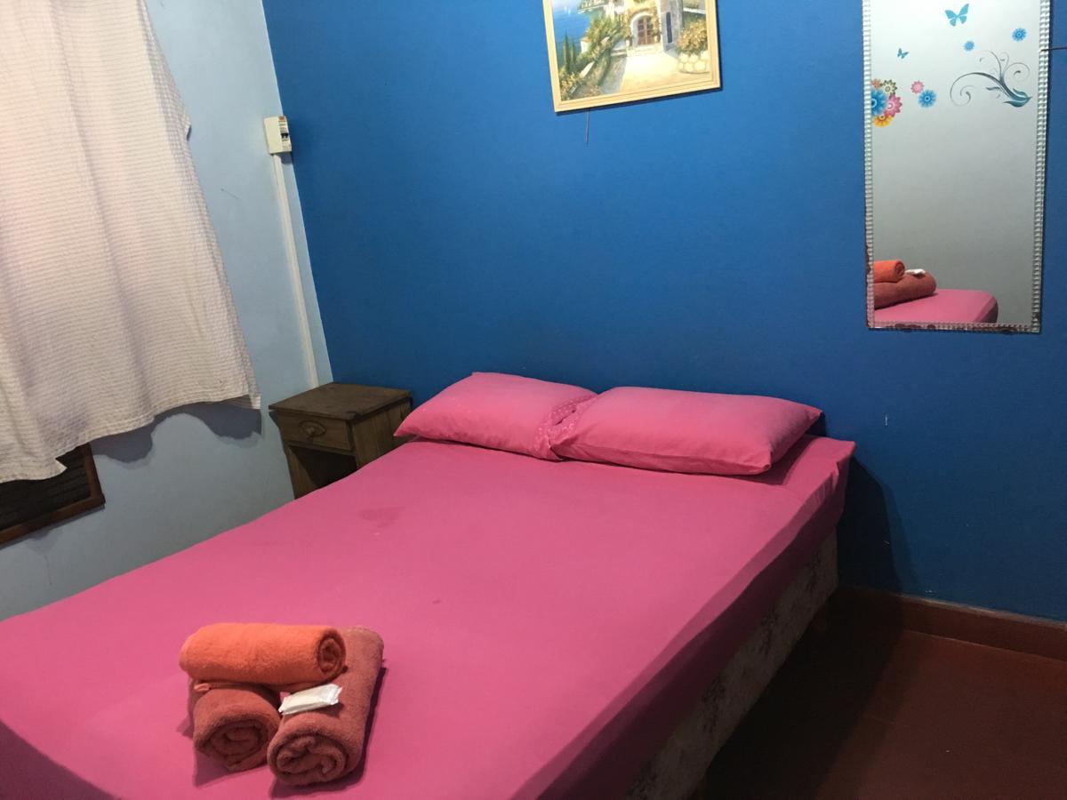 Garden Stone Hostel Пуерто Игуасу Екстериор снимка