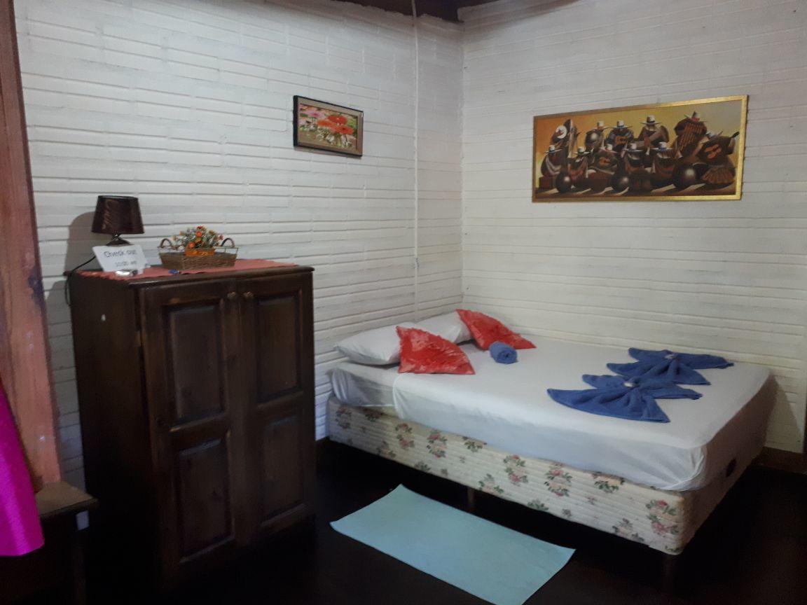 Garden Stone Hostel Пуерто Игуасу Екстериор снимка
