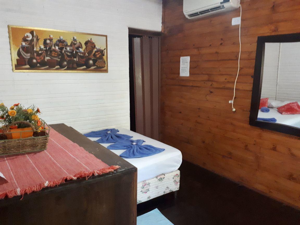 Garden Stone Hostel Пуерто Игуасу Екстериор снимка