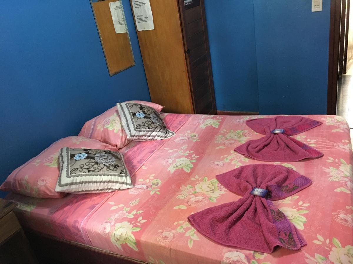 Garden Stone Hostel Пуерто Игуасу Екстериор снимка