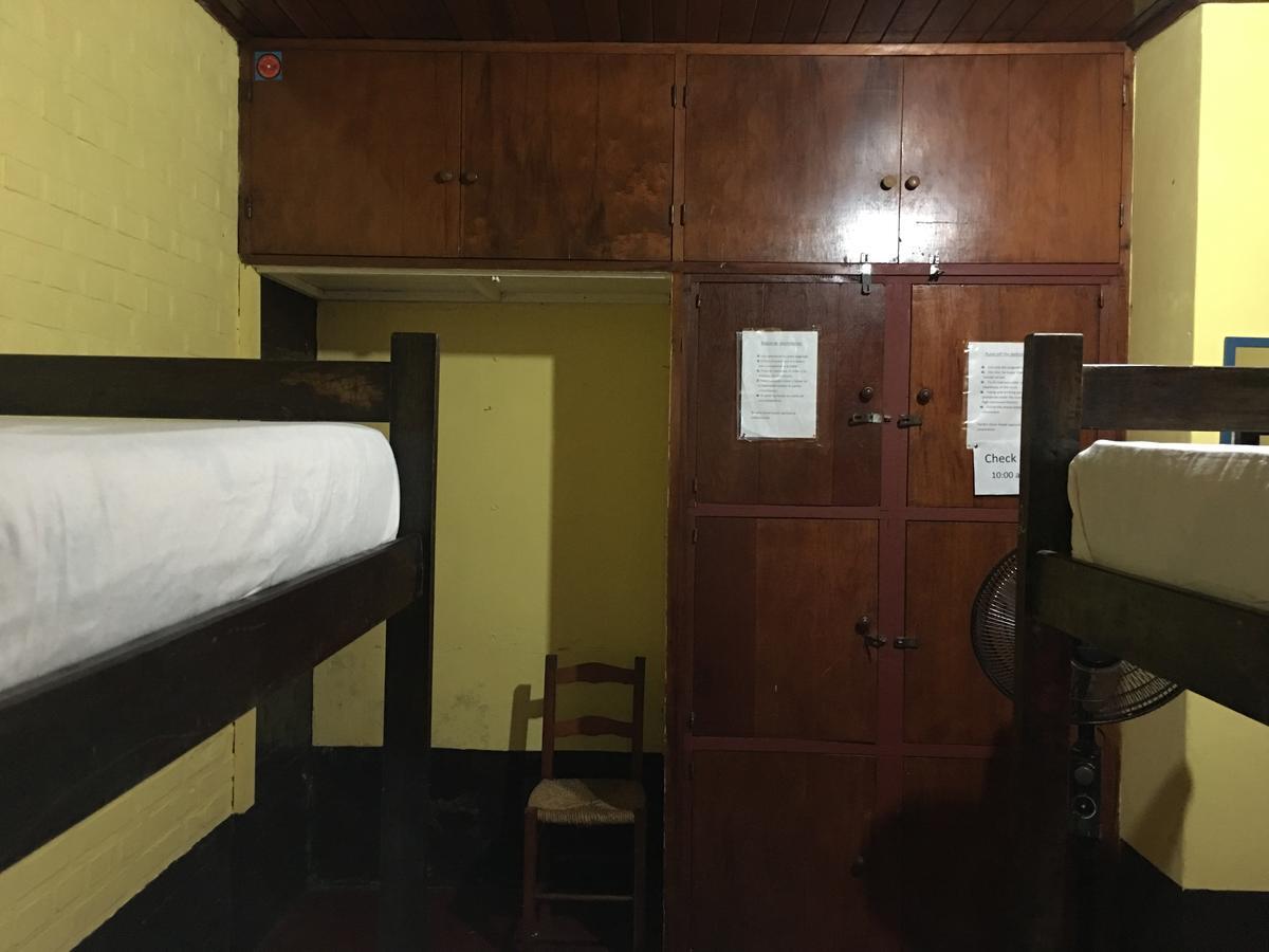 Garden Stone Hostel Пуерто Игуасу Екстериор снимка